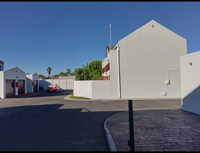 2 BEDROOM TOWNHOUSE FOR SALE IN PARKLANDS